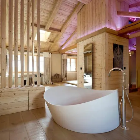 Super Private Luxury With Facilities *