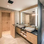 Super Private Luxury With Facilities *