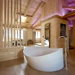 Super Private Luxury With Facilities *