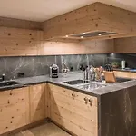 Super Private Luxury With Facilities Rougemont