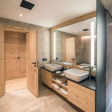 Super Private Luxury With Facilities *