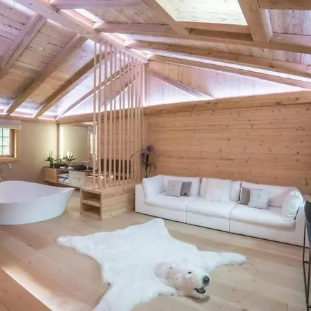 Super Private Luxury With Facilities Willa