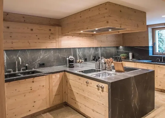 Super Private Luxury With Facilities Rougemont